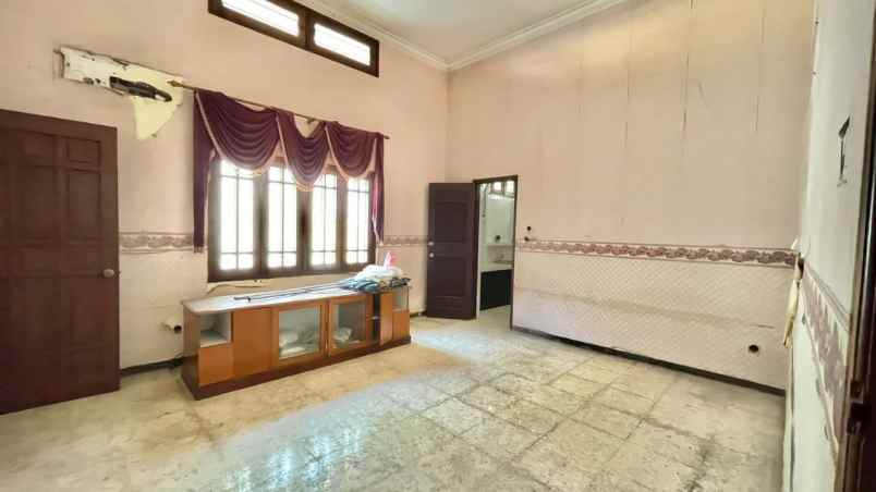 rumah jl progo dekat raya darmo strategis pusat kota