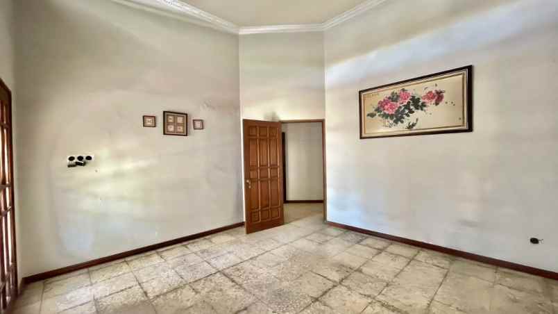 rumah jl progo dekat raya darmo strategis pusat kota