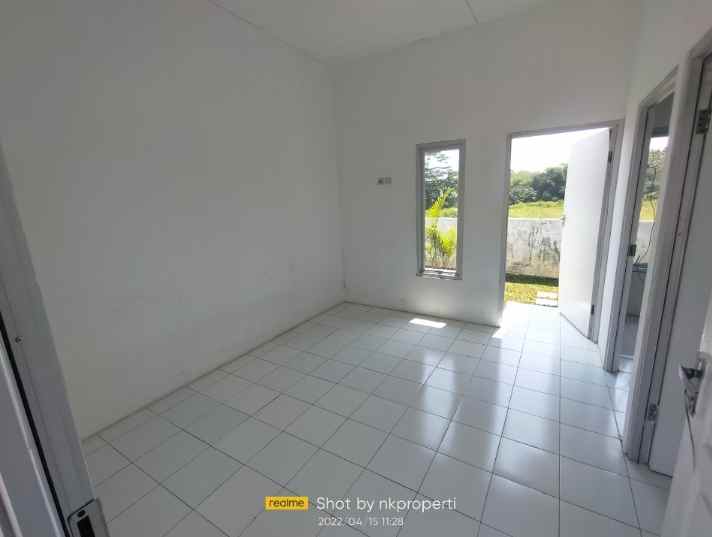 rumah jln raya alternatif