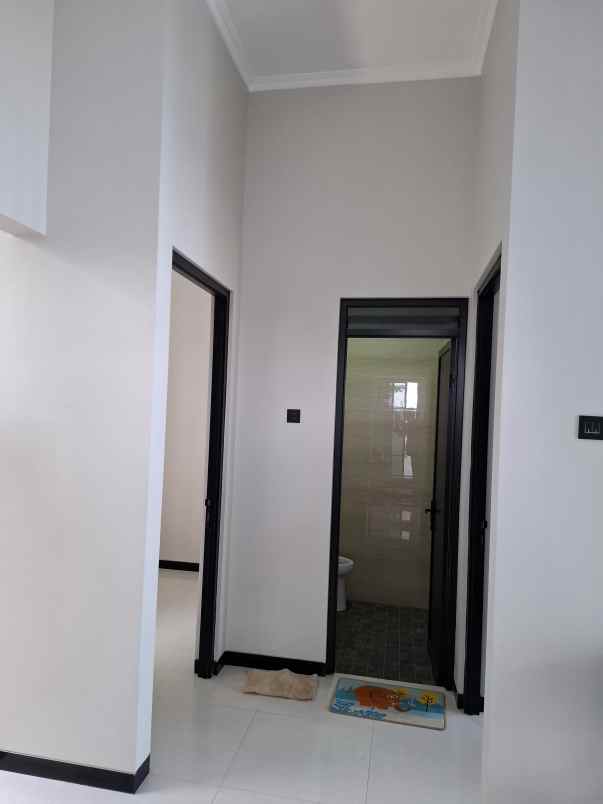 rumah klasik modern lokasi dekat exit tol malang