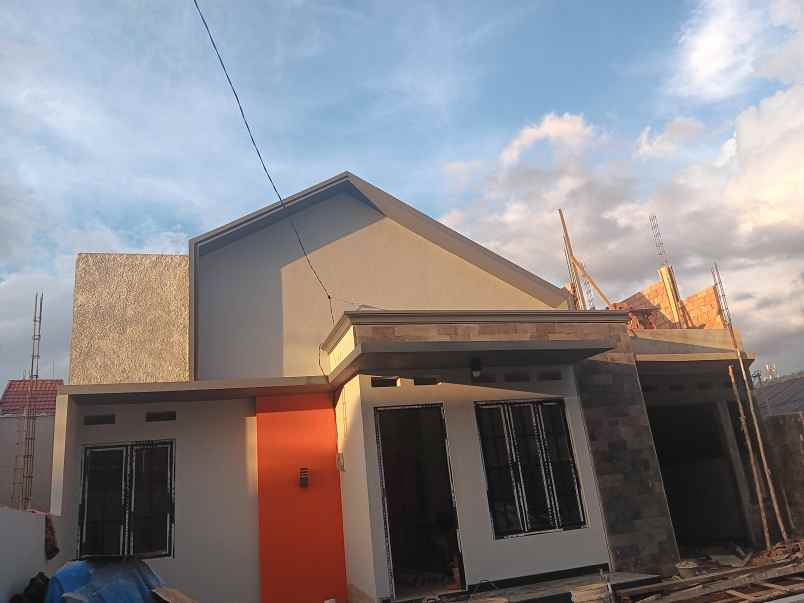 rumah komersil area bambang utoyo
