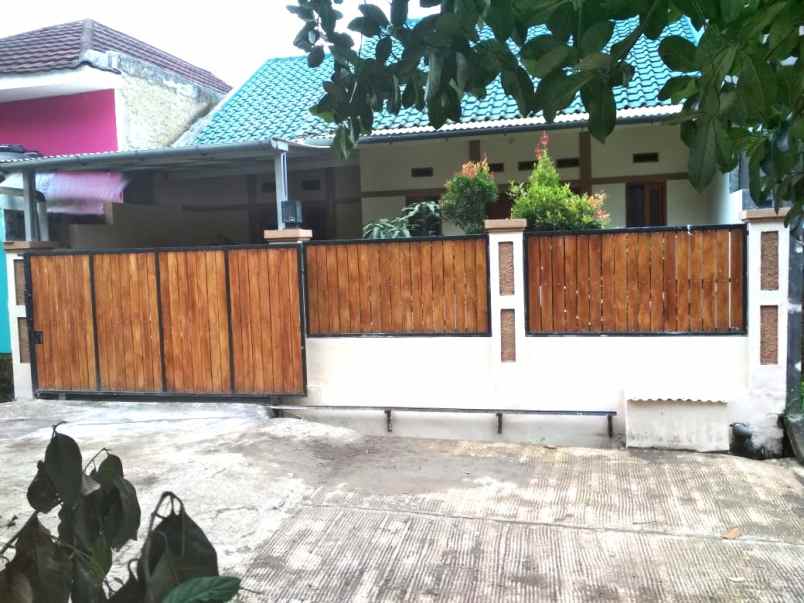 rumah komplek cipageran jl karya bakti cimahi