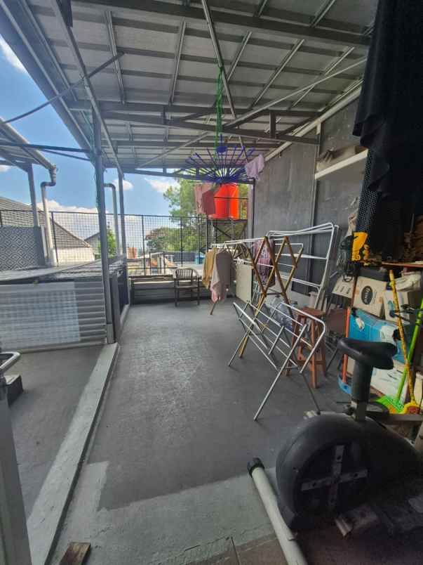 rumah komplek setiabudi ada taman depan full furnished