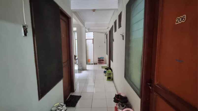 rumah kost aktif tenggilis strategis dekat ubaya