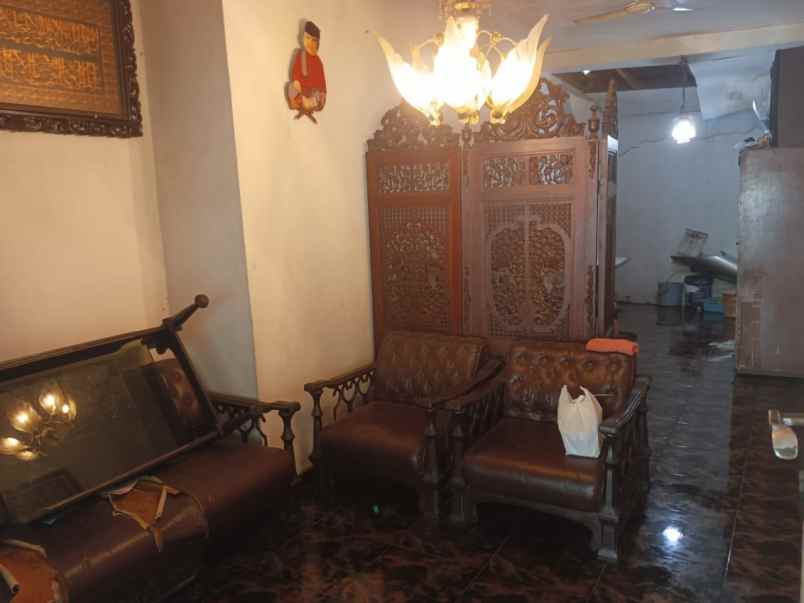 rumah luas tanah 100 m2 di jalan ramli menteng dalam