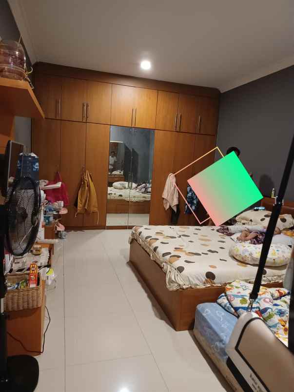 rumah lubang buaya jakarta timur