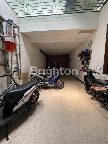 rumah manyar kartika surabaya timur lt 375m2