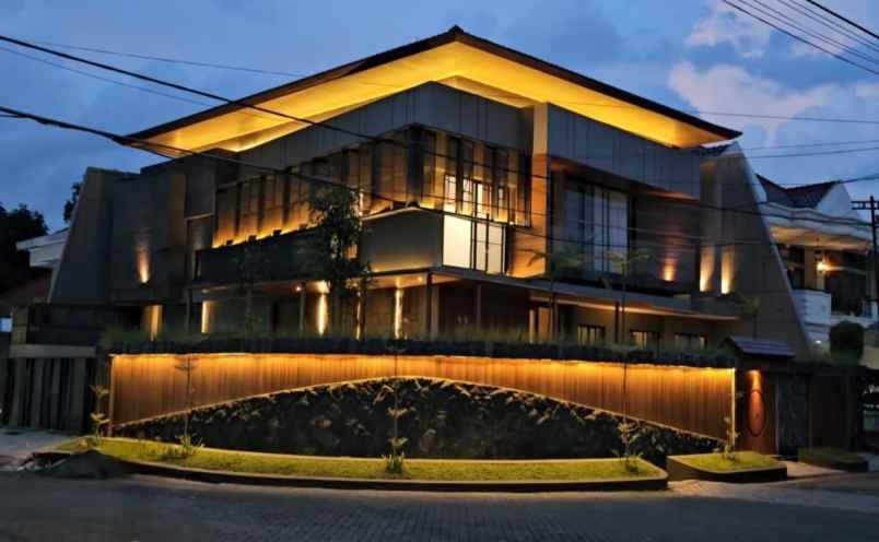 rumah manyar kertoadi new gress minimalis strategis