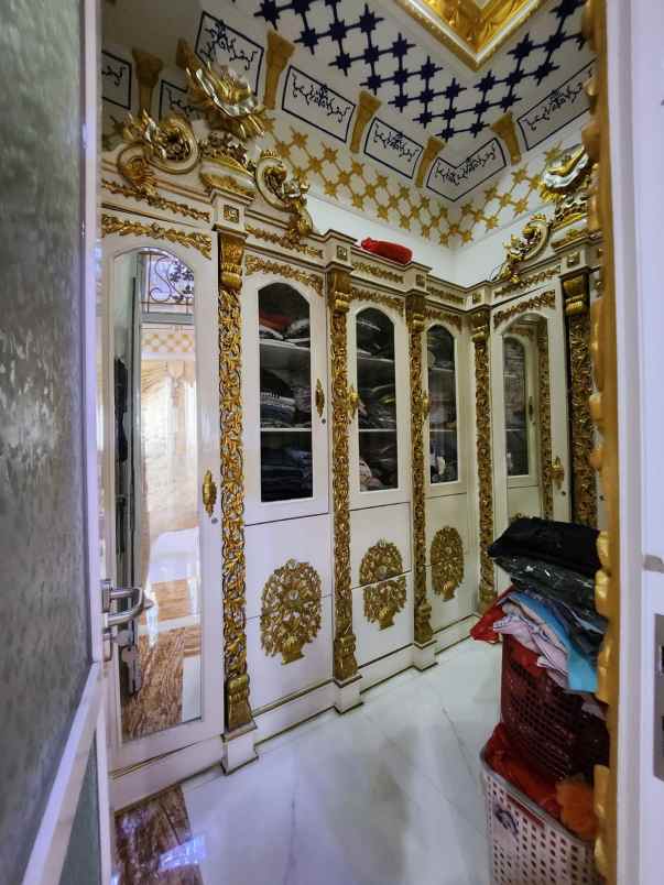 rumah mewah dgn lingkungan nyaman di kayu putih