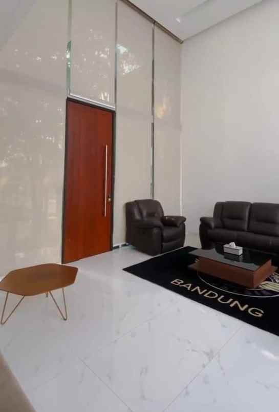 rumah mewah kota baru parahyangan padalarang bandung