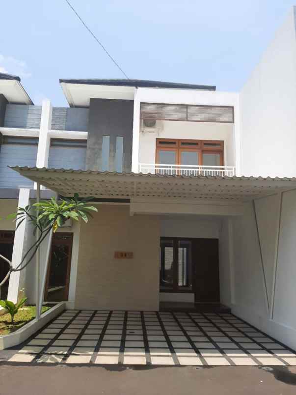 rumah mewah siap huni dekat fatmawati ragunan