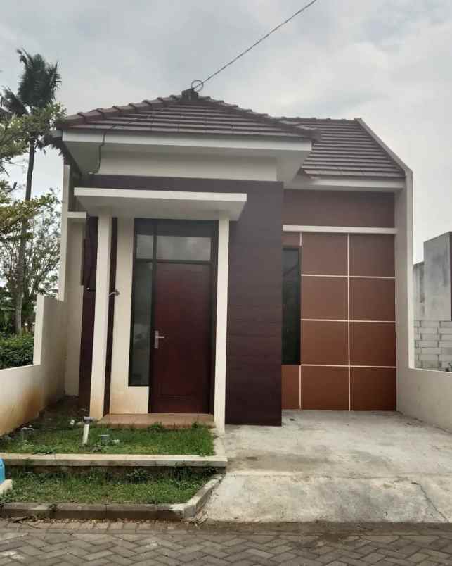 rumah modern lokasi dekat pasar pakis malang