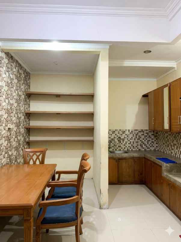 rumah modern minimalis di surabaya selatan dekat unesa