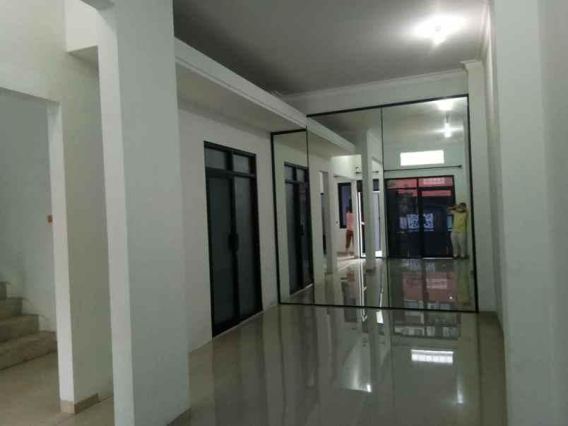 rumah pakuwon city griya asri strategis
