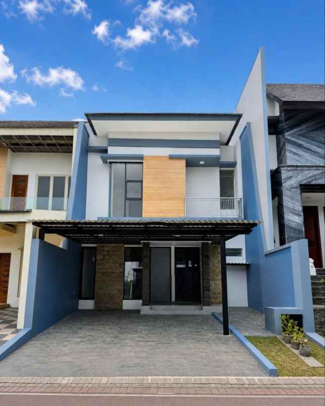 rumah pakuwon city minimalis siap huni