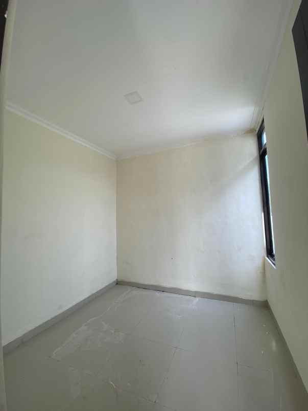 rumah rasa villa di area berkembang di citeureup bogor