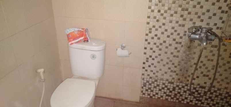 rumah second besar dan luas di cilandak jak sel