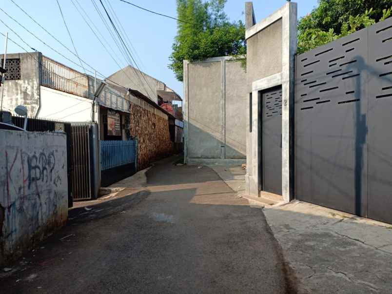 rumah second besar dan luas di cilandak jak sel