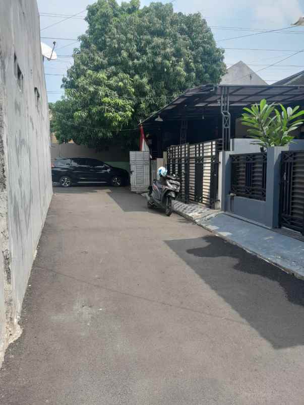 rumah second di bintara bekasi barat