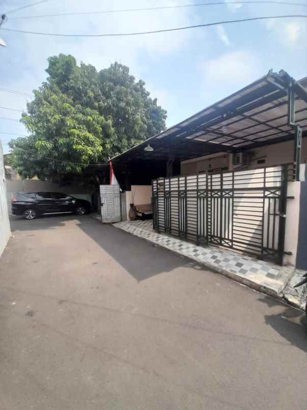 rumah second di bintara bekasi barat