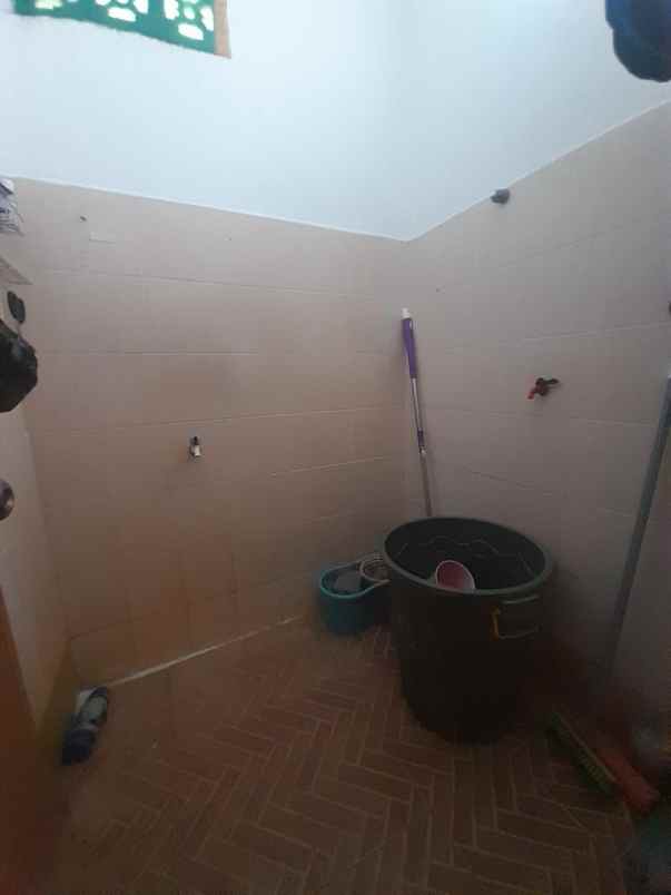 rumah second di bintara bekasi barat