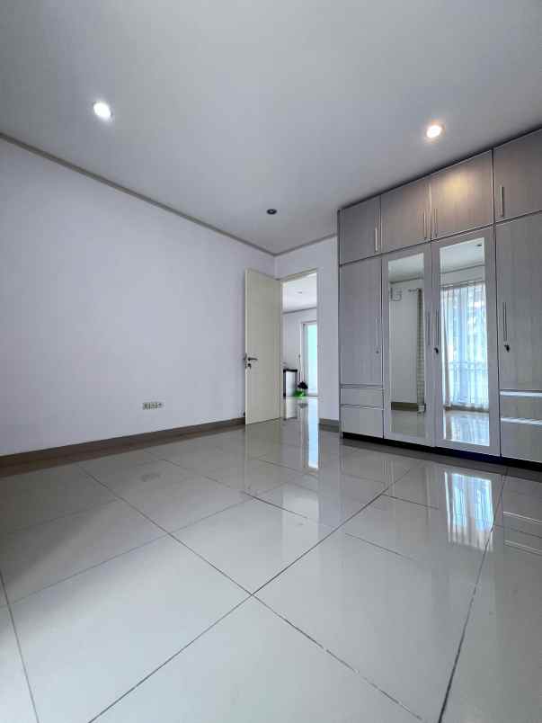 rumah second di cilandak tb simatupang jaksel