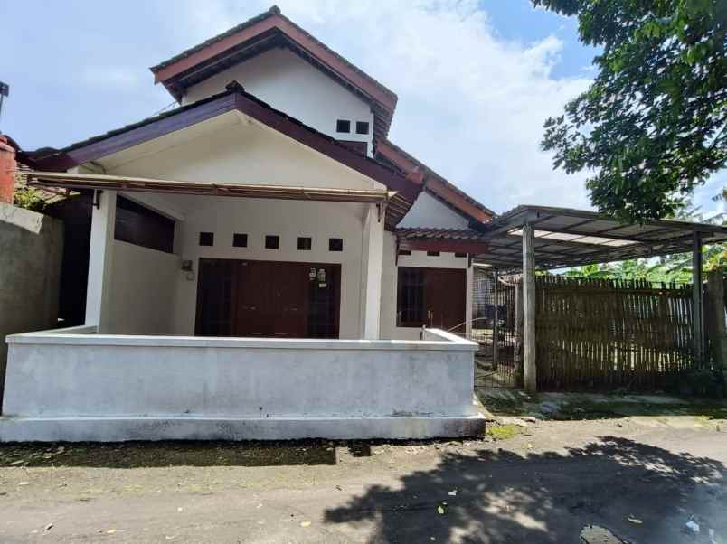 rumah second dijual murah seyegan sleman yogyakarta
