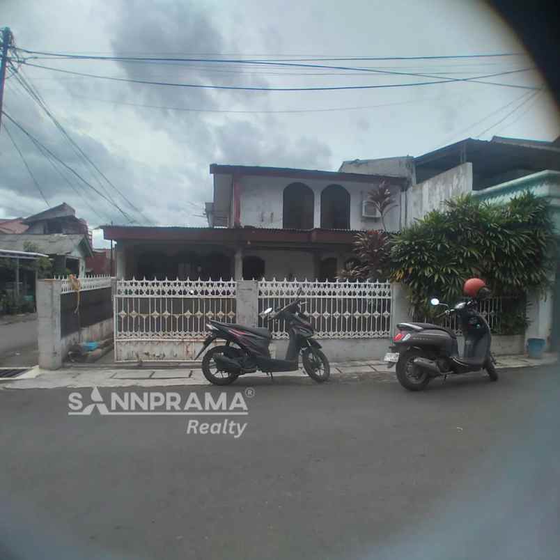 rumah second hook luas di perumnas beji rilin