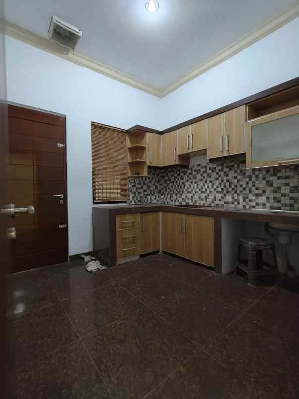 rumah secondary 1 lantai di cilangkap jaktim