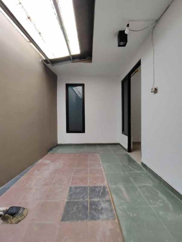 rumah secondary 1 lantai di cilangkap jaktim