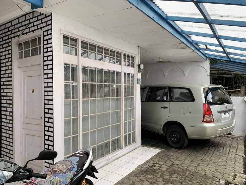 rumah semi furnished di sarijadi dekat ke pusat kota