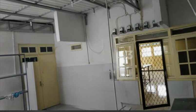 rumah siap huni baru direnov di surabaya barat