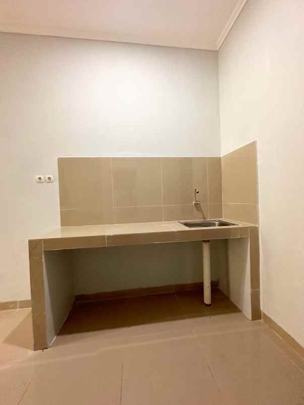 rumah siap huni dekat pasar ciracas jakarta timur