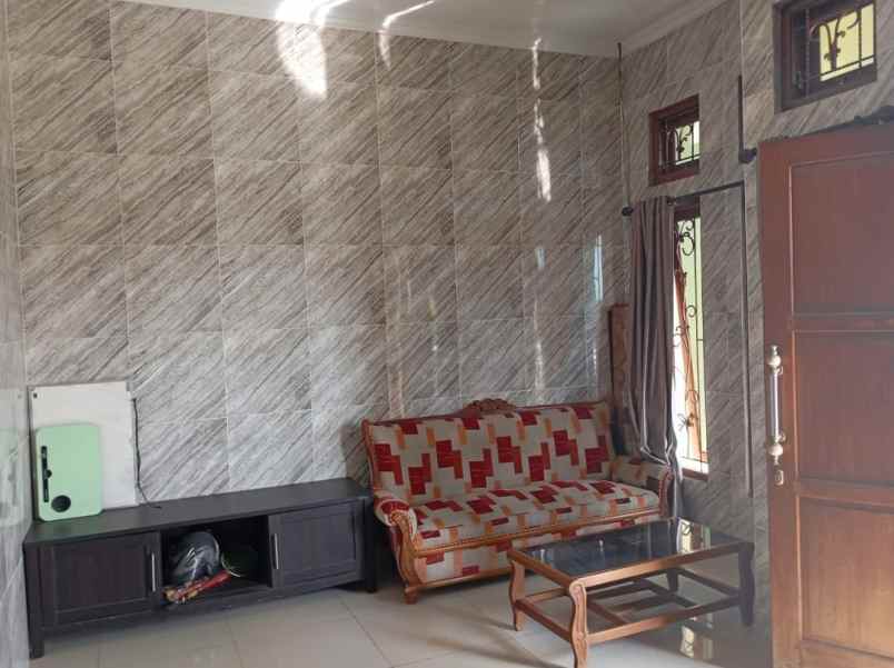 rumah siap huni dekat stadion manahan solo jateng