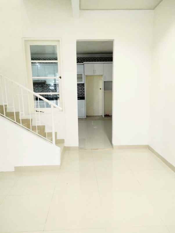 rumah siap huni di legenda wisata cibubur