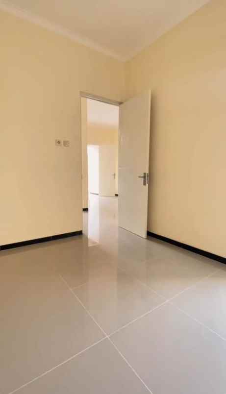 rumah siap huni lokasi di buring kota malang