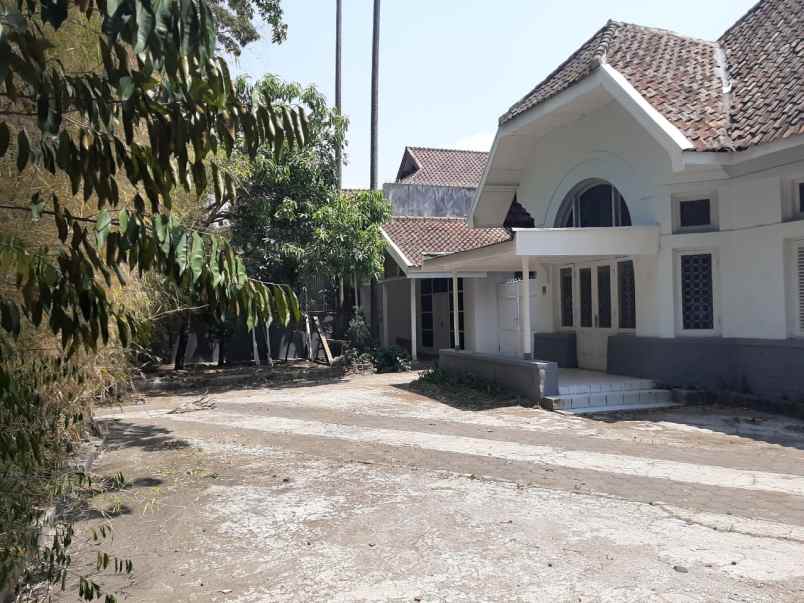rumah strategis tirtayasa dago bandung
