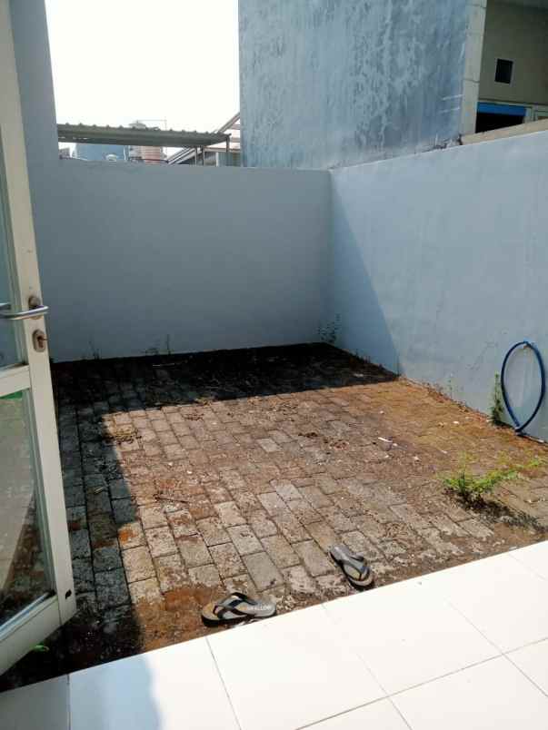 rumah sukolilo dian regency 2 fully furnished