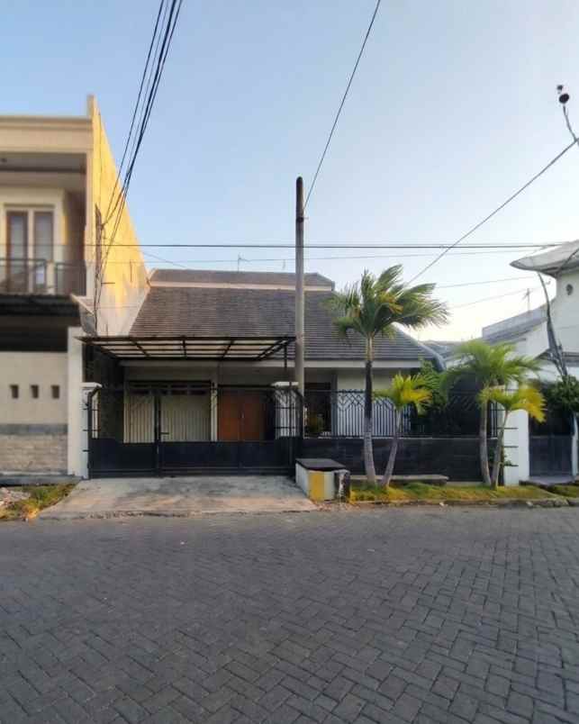 rumah sutorejo utara row 3 mobil