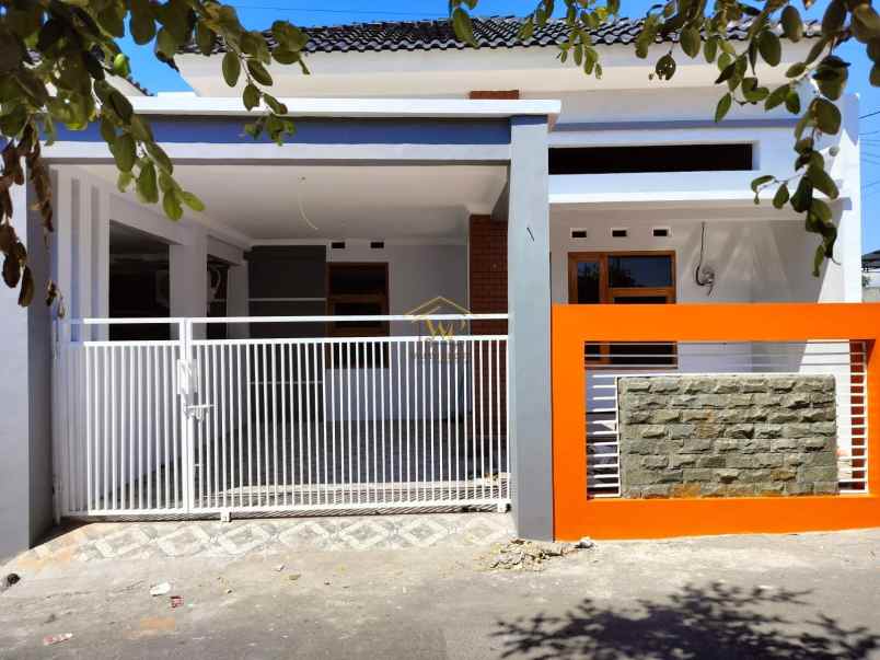 rumah type besar murah posisi hook di kalasan