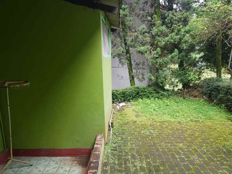 rumah villa istana bunga cisarua dekat wisata lembang