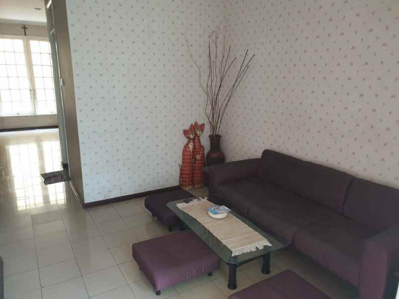 rumah villa sentra raya citraland surabaya