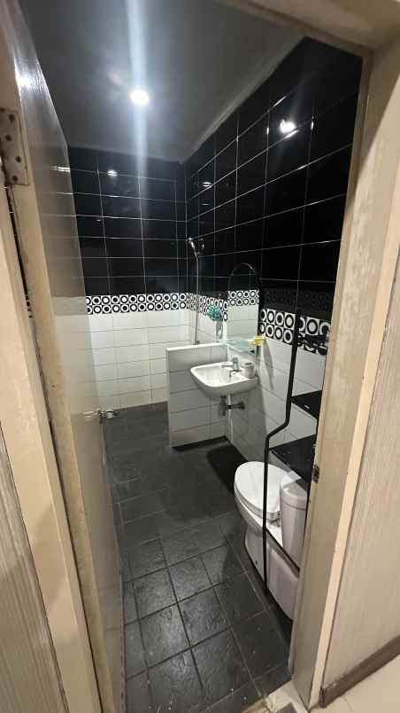 the address cibubur leuwinanggung depok