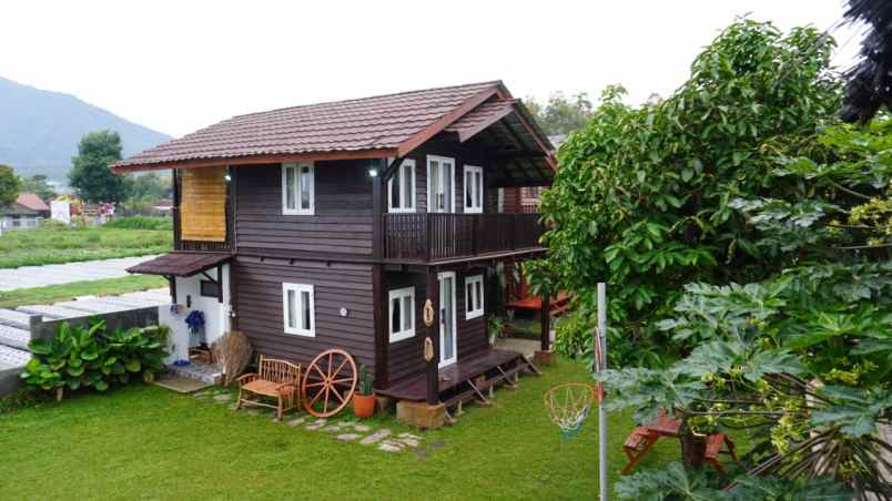 villa clasic di cisarua lembang