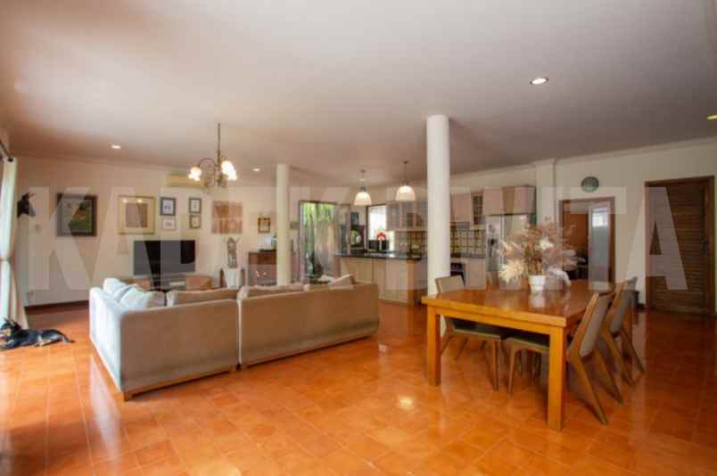 villa jalan tegal sari