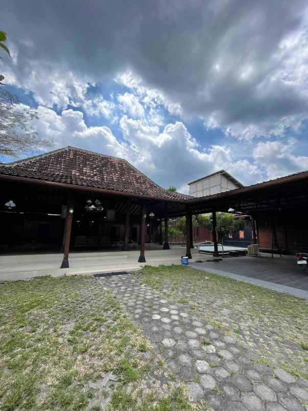 villa joglo cantik dekat jogja utara