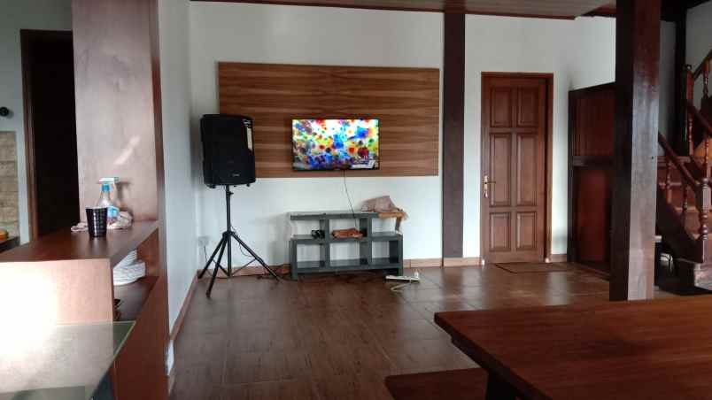 villa kayu batukasur cisarua bogor