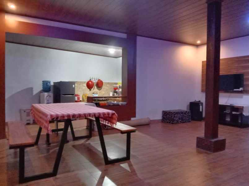 villa kayu batukasur cisarua bogor