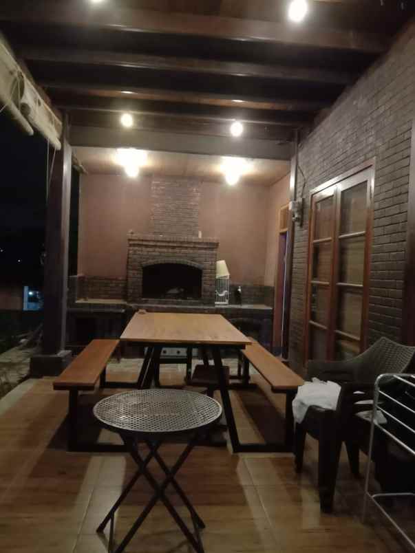 villa kayu batukasur cisarua bogor