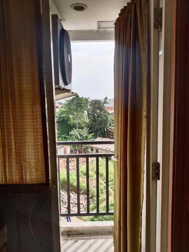 dijual apartemen green lake view ciputat
